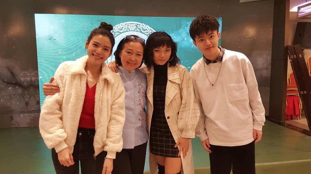 錢安琪(左起)、方芳、謝靜汶和王譽銘一同參與節目。記者林怡秀／攝影